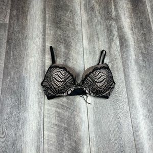 32D VS Black Lace‎ Push-up Bra